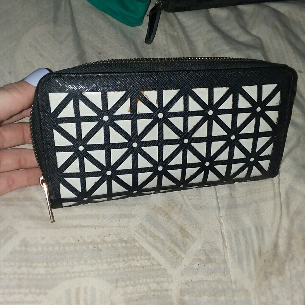 2 wallets - Picture 3 of 4